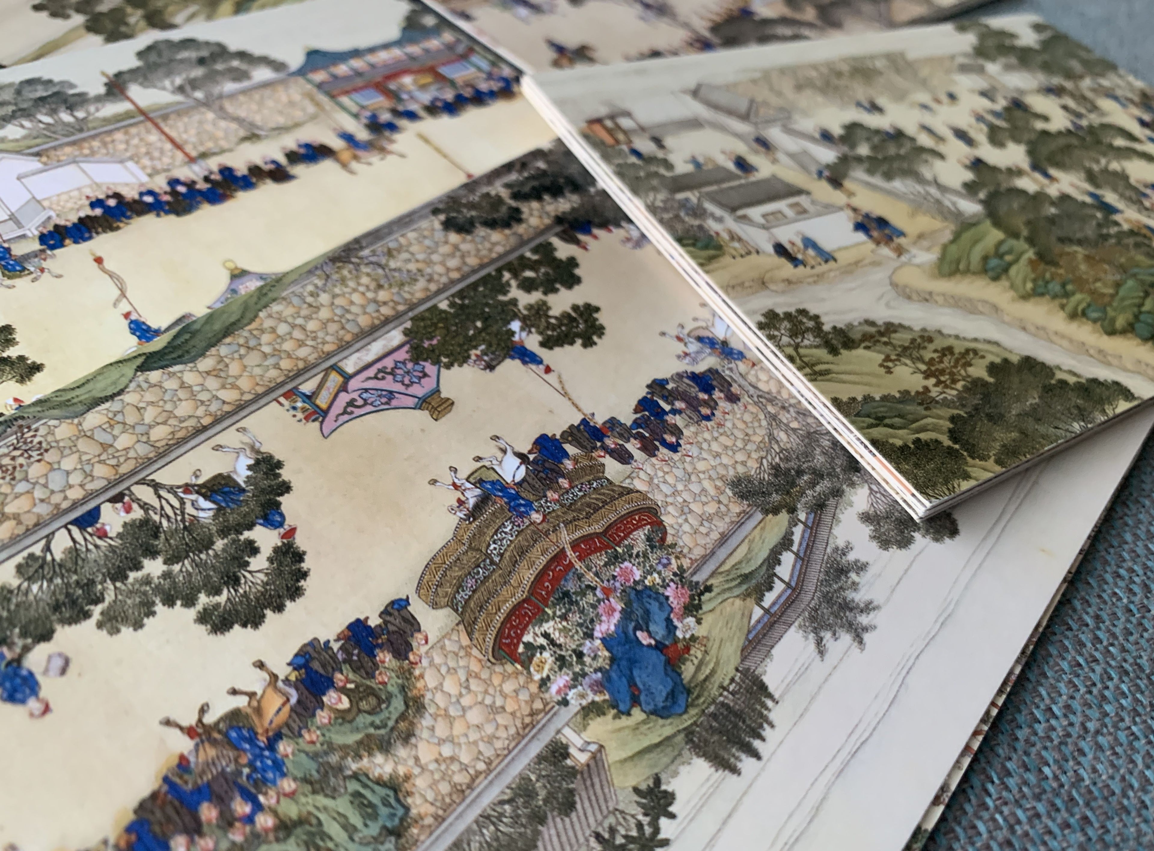 China Three Emperors 1662-1795 - Satz von 24 unbenutzten, wunderschönen Postkarten