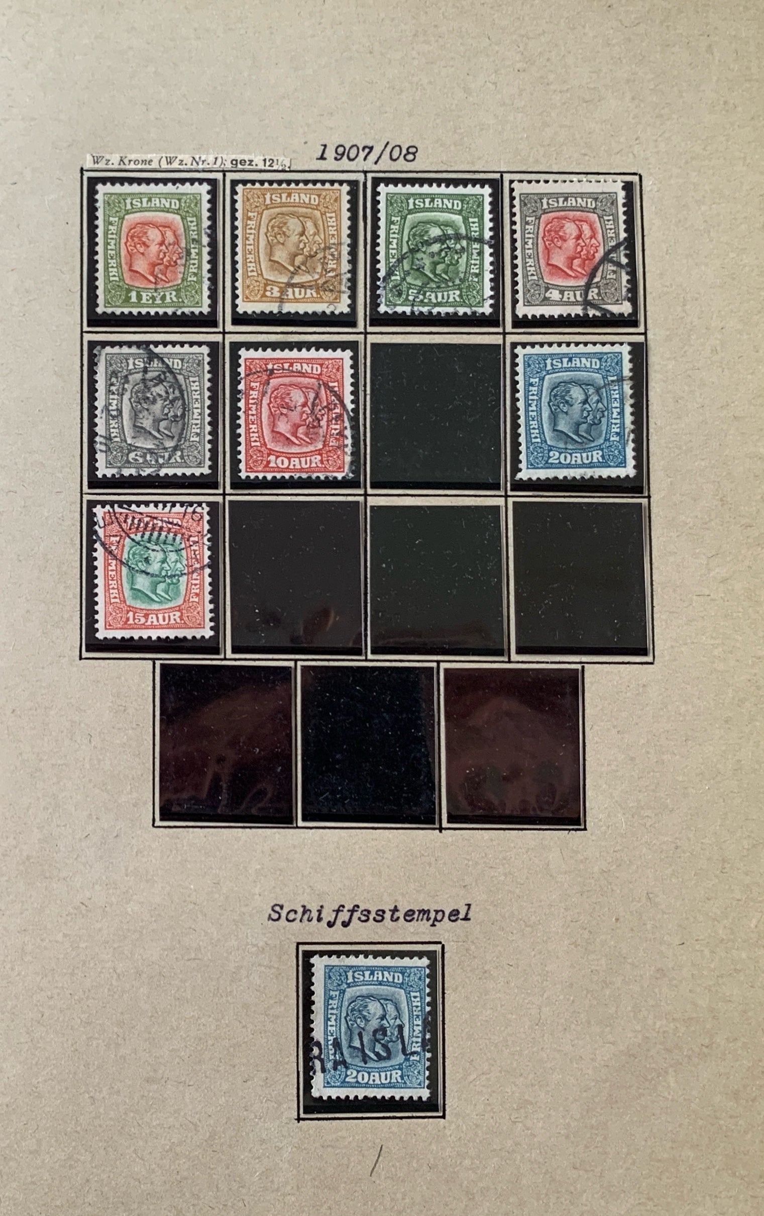 Island-Briefmarken-Sammlung auf Blättern 1873-1952