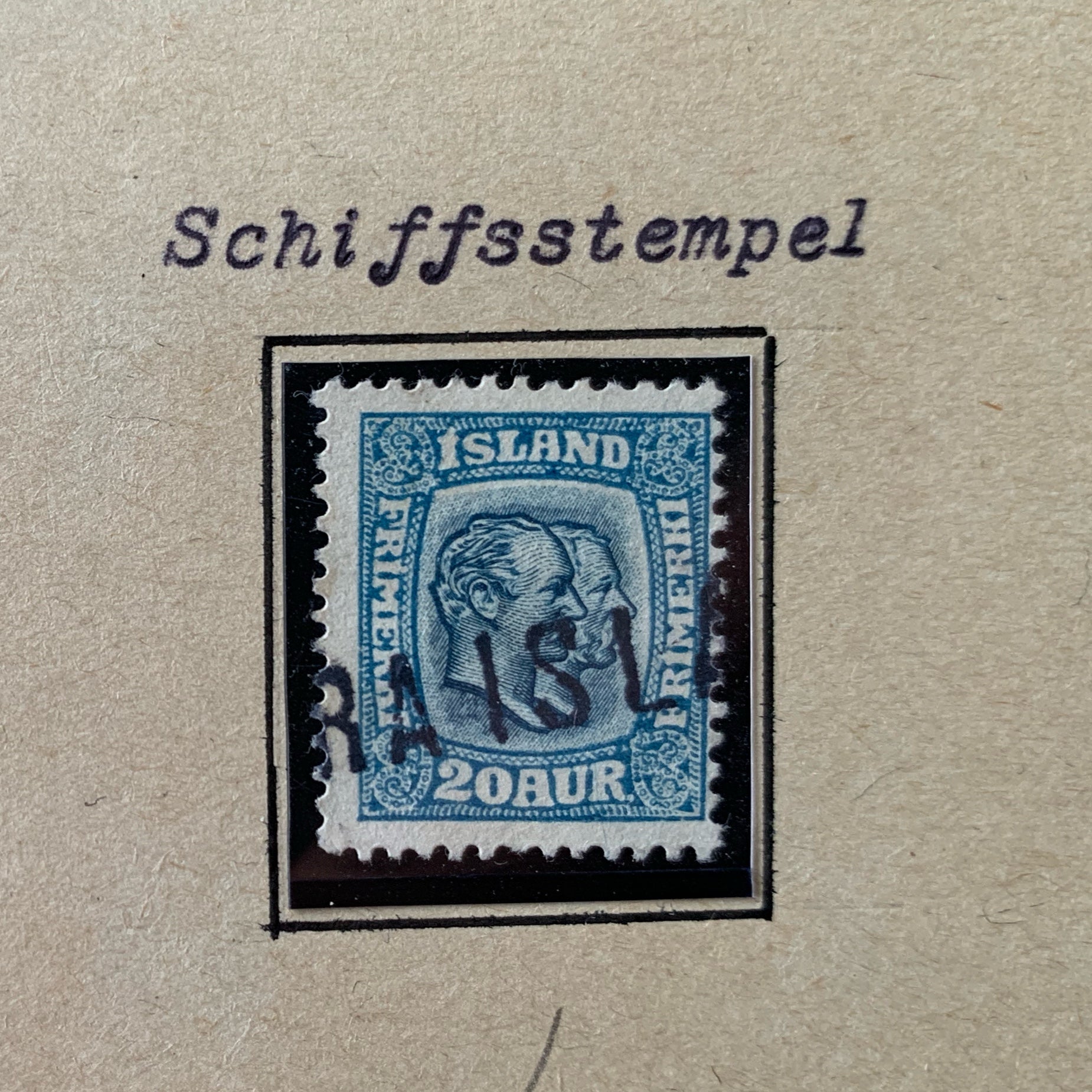 Island-Briefmarken-Sammlung auf Blättern 1873-1952