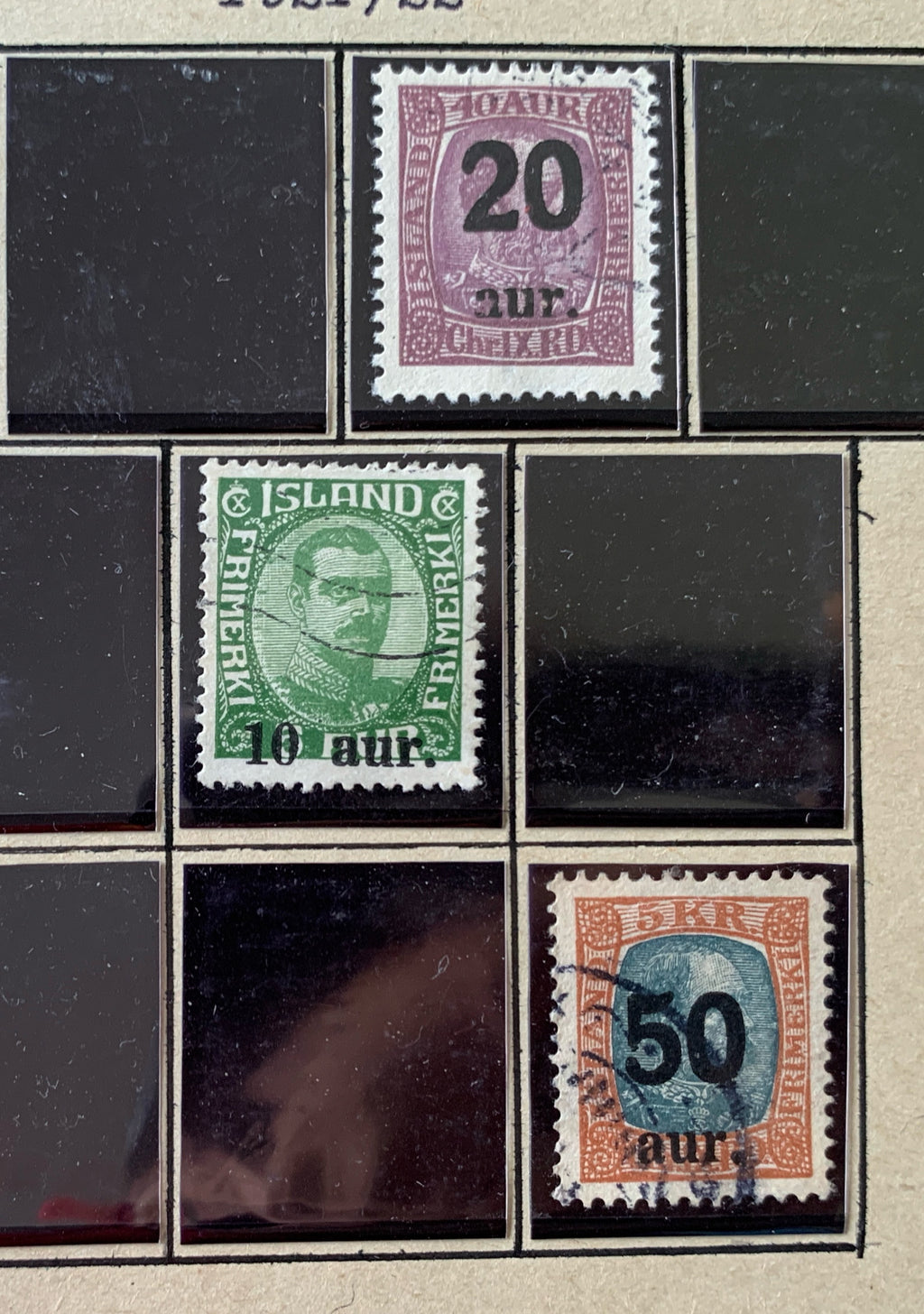 Island-Briefmarken-Sammlung auf Blättern 1873-1952