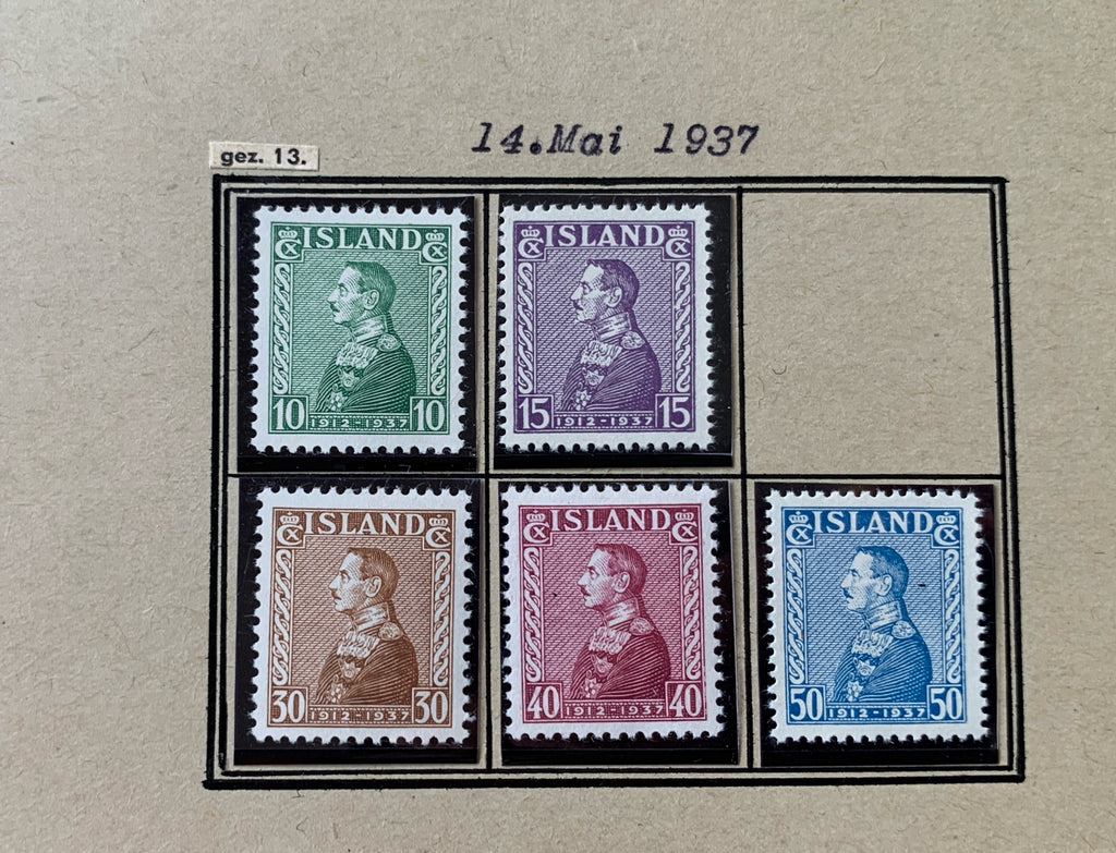 Island-Briefmarken-Sammlung auf Blättern 1873-1952