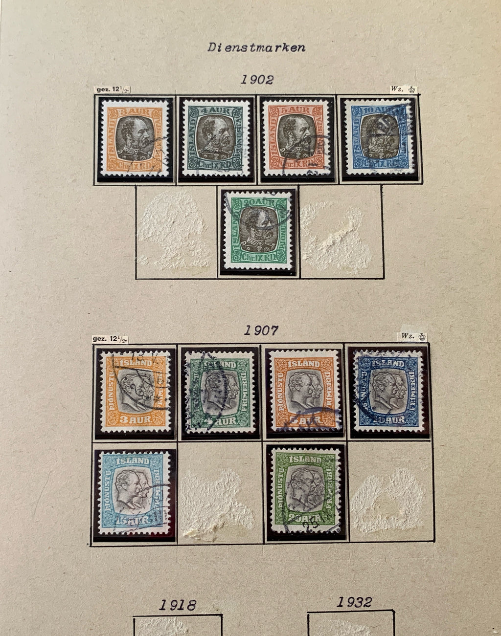 Island-Briefmarken-Sammlung auf Blättern 1873-1952