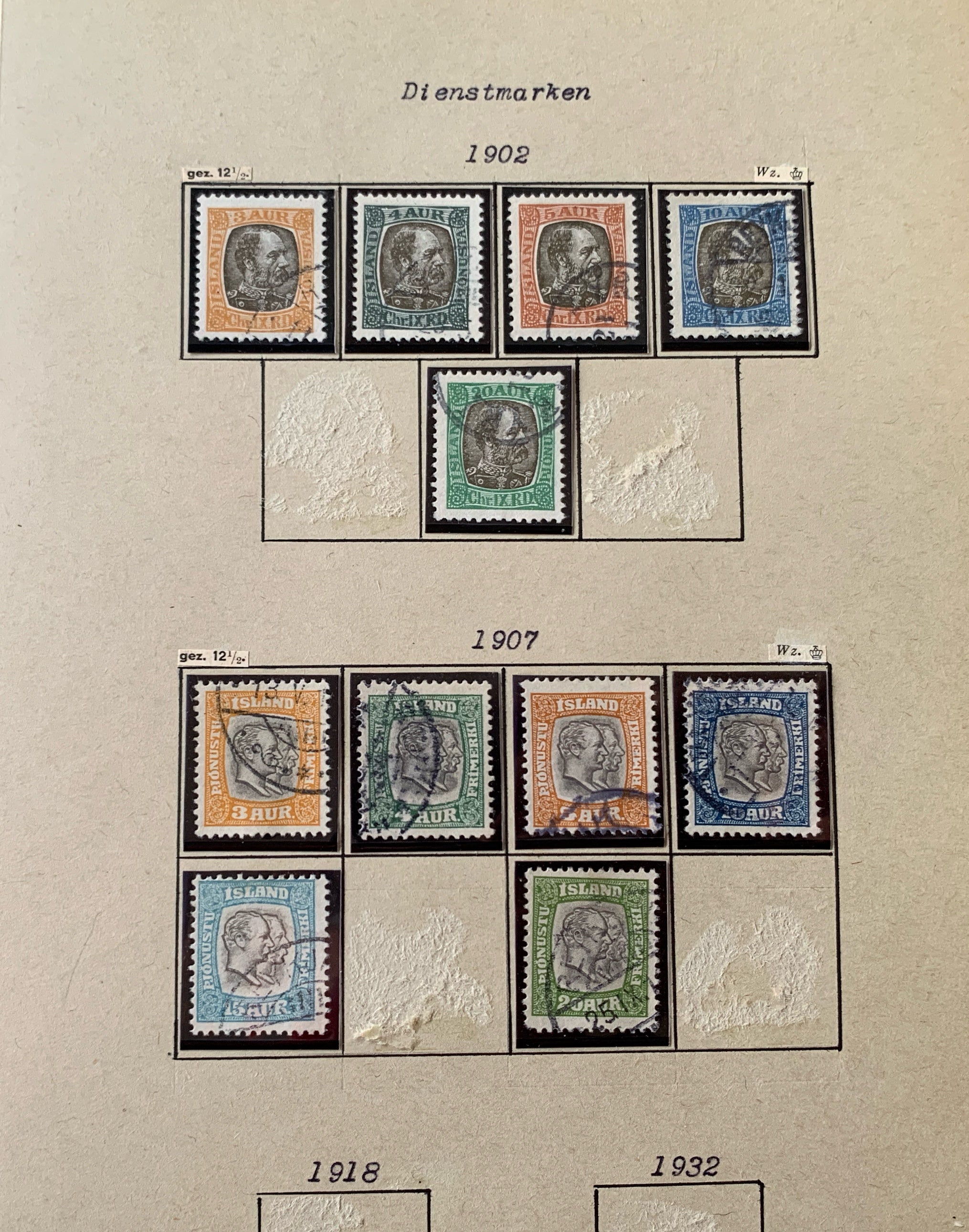 Island-Briefmarken-Sammlung auf Blättern 1873-1952
