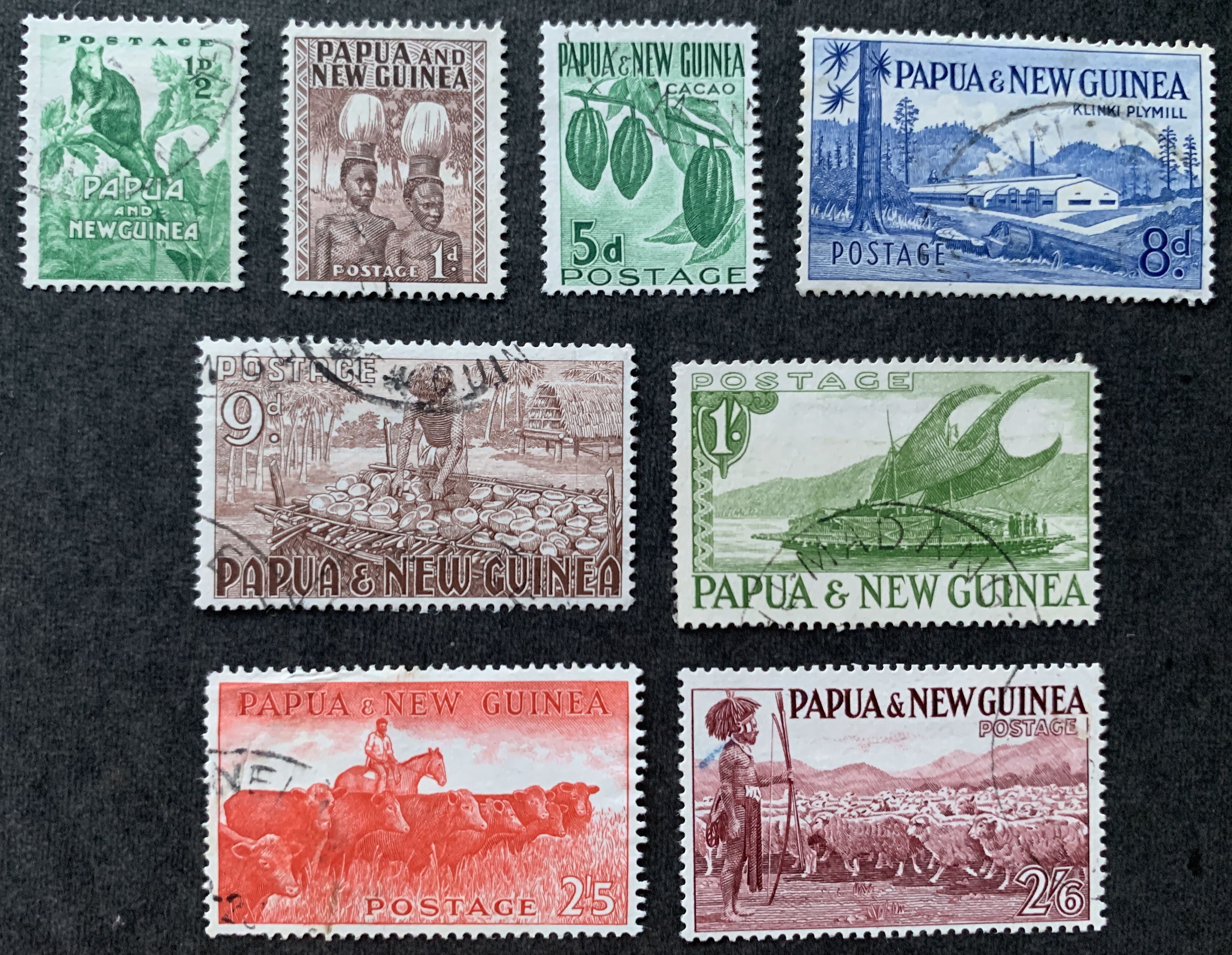 Papua Neuguinea 1952-1960 - 10 gelaufene Briefmarken - Michel Nummer 1, 2, 9, 13, 14, 15, 19, 20